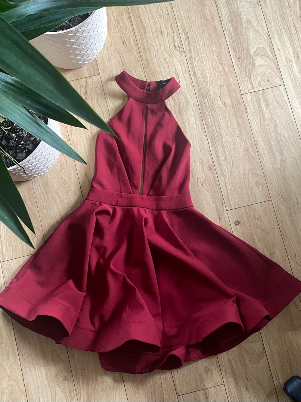 AKIRA Keyhole Mini Dress - Picture 7 of 9